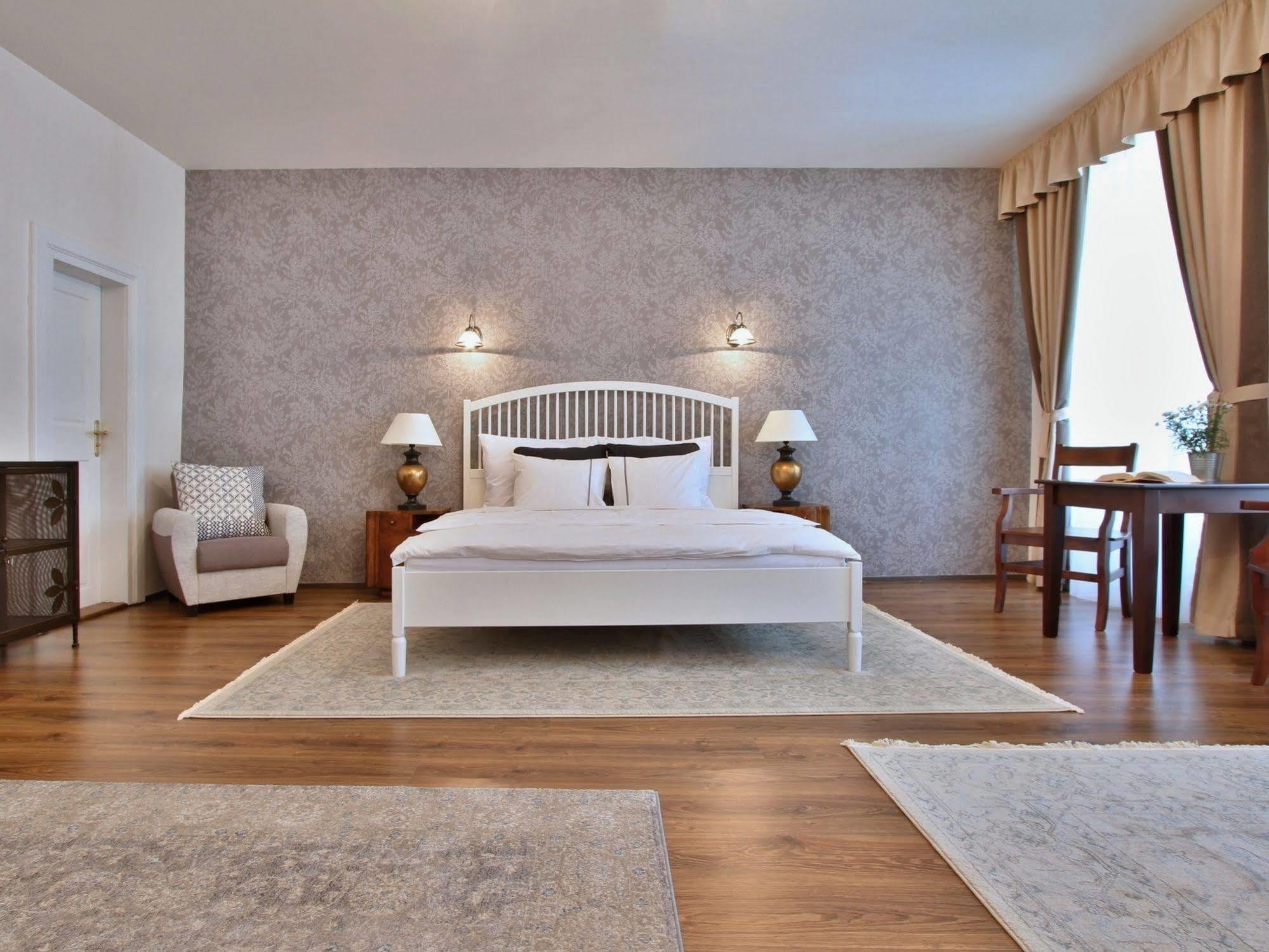 Hotel U Suteru Prague Ngoại thất bức ảnh