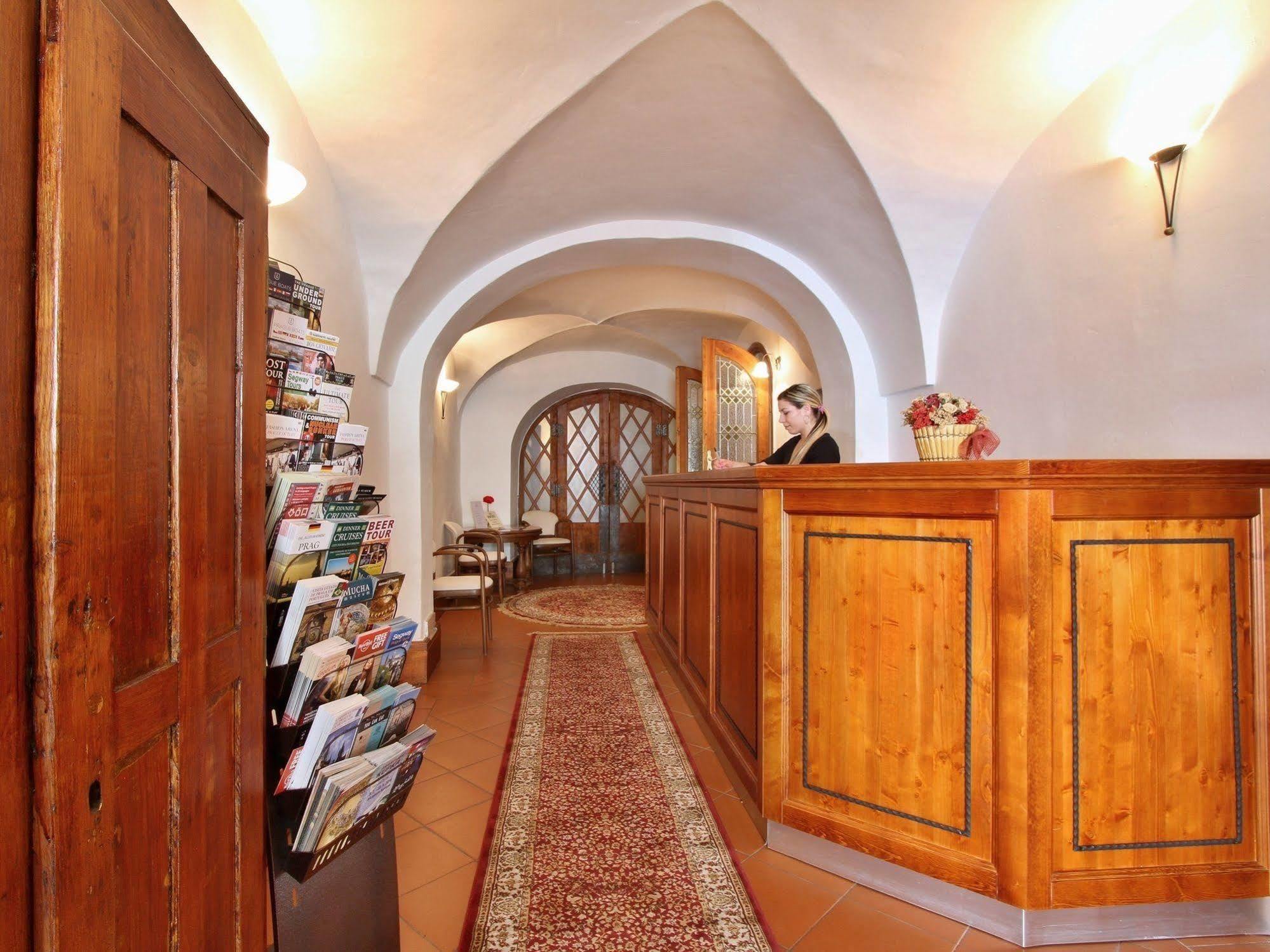 Hotel U Suteru Prague Ngoại thất bức ảnh
